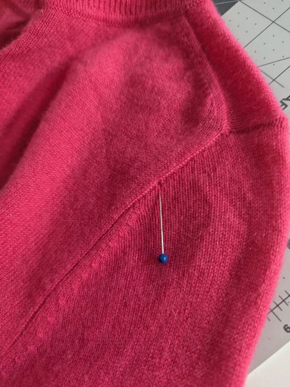 Tahari Women’s 100% Cashmere Large 2-Ply Watermelon Pink Crewneck Sweater - Picture 5 of 5